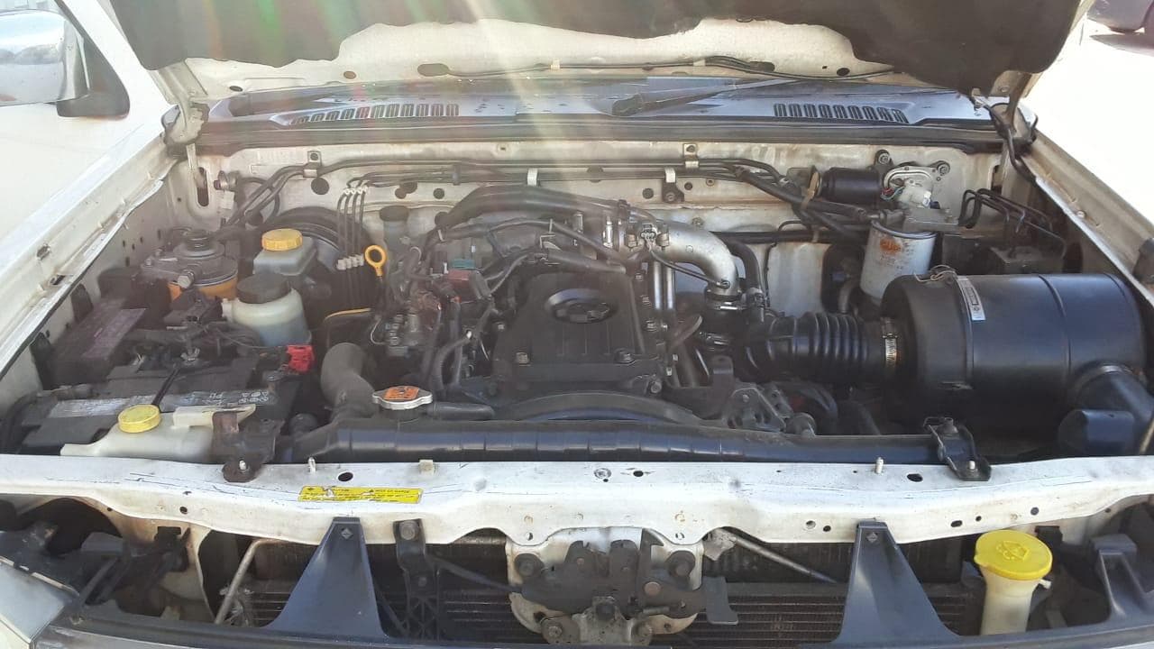 Nissan Hardbody · — imagem 5