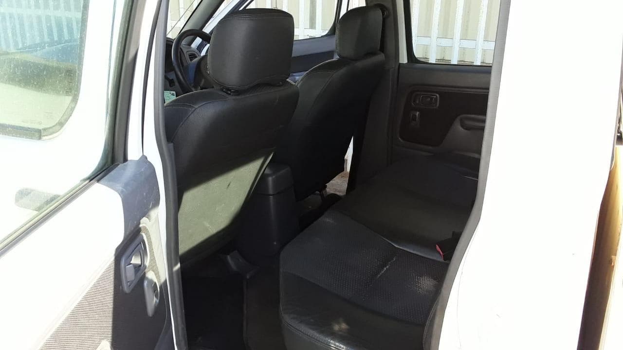 Nissan Hardbody · — imagem 9