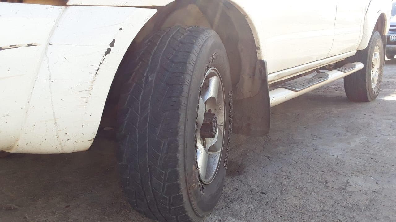 Nissan Hardbody · — imagem 11