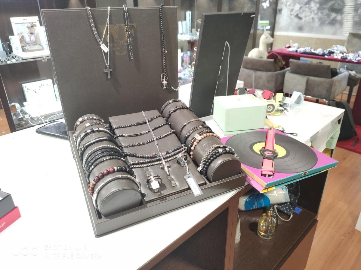 Relógios com Caixa + Braceletes + Caixas de Relógios + Relógios sem bracelete + Braceletes — image 1