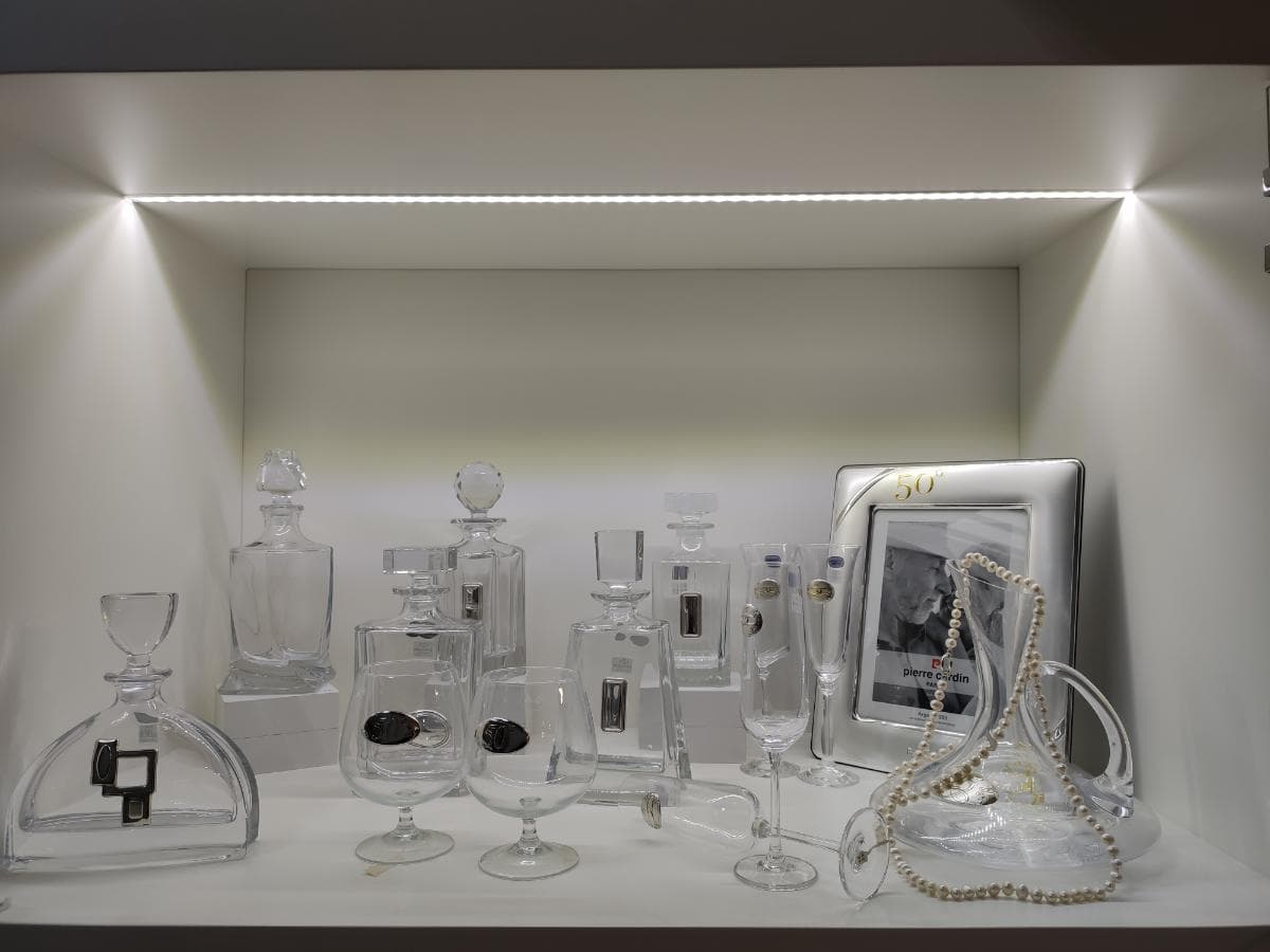 Caixas em prata + Caixa de jóias + Caixas de baralho de cartas + Porta-jóias + Porta-retratos PIERRE CARDIN + Álbuns de Fotografias + Molduras em prata — image 1