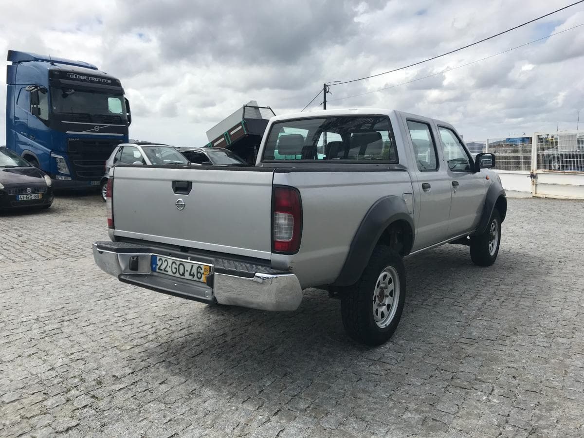 Nissan Pick Up 2.5 DCI · Ano 2008 — imagem 4