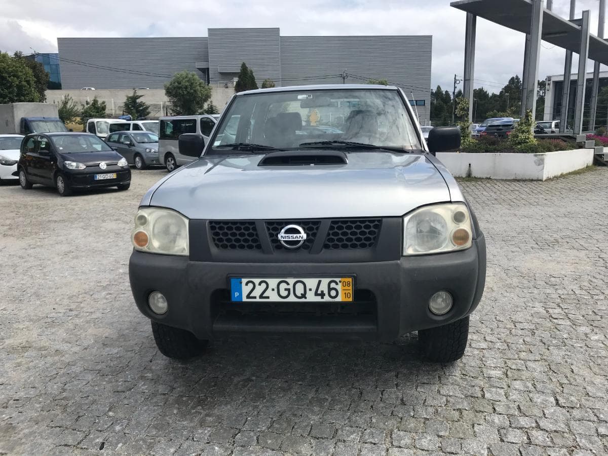 Nissan Pick Up 2.5 DCI · Ano 2008 — imagem 2