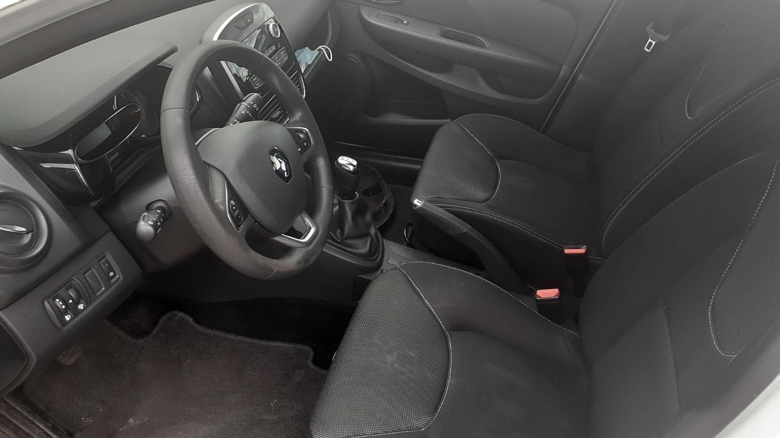 Renault Clio — image 7