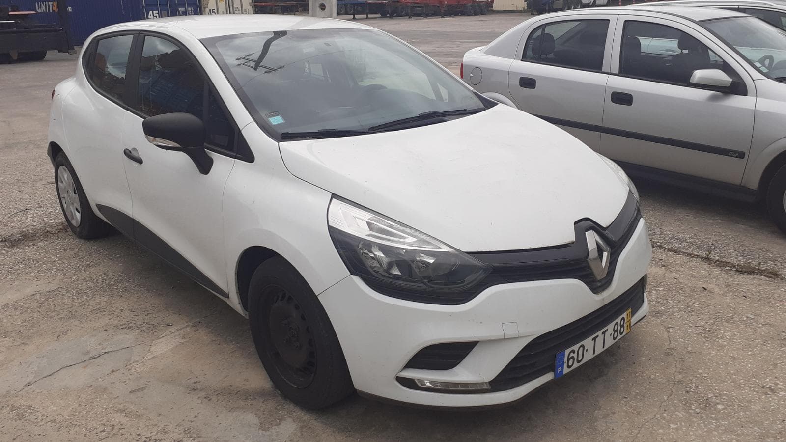 Renault Clio — image 1