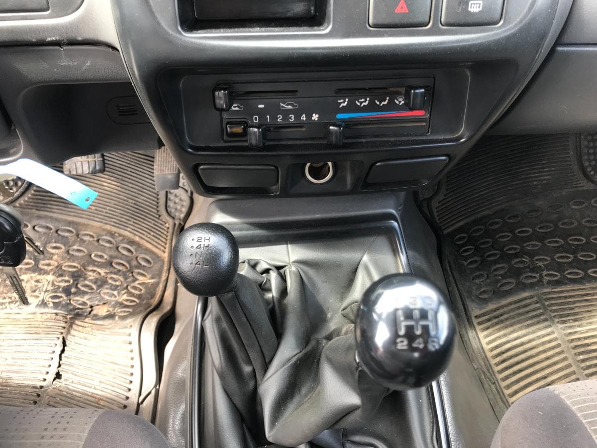 Nissan Pick Up 2.5 DCI · Ano 2008 — imagem 21