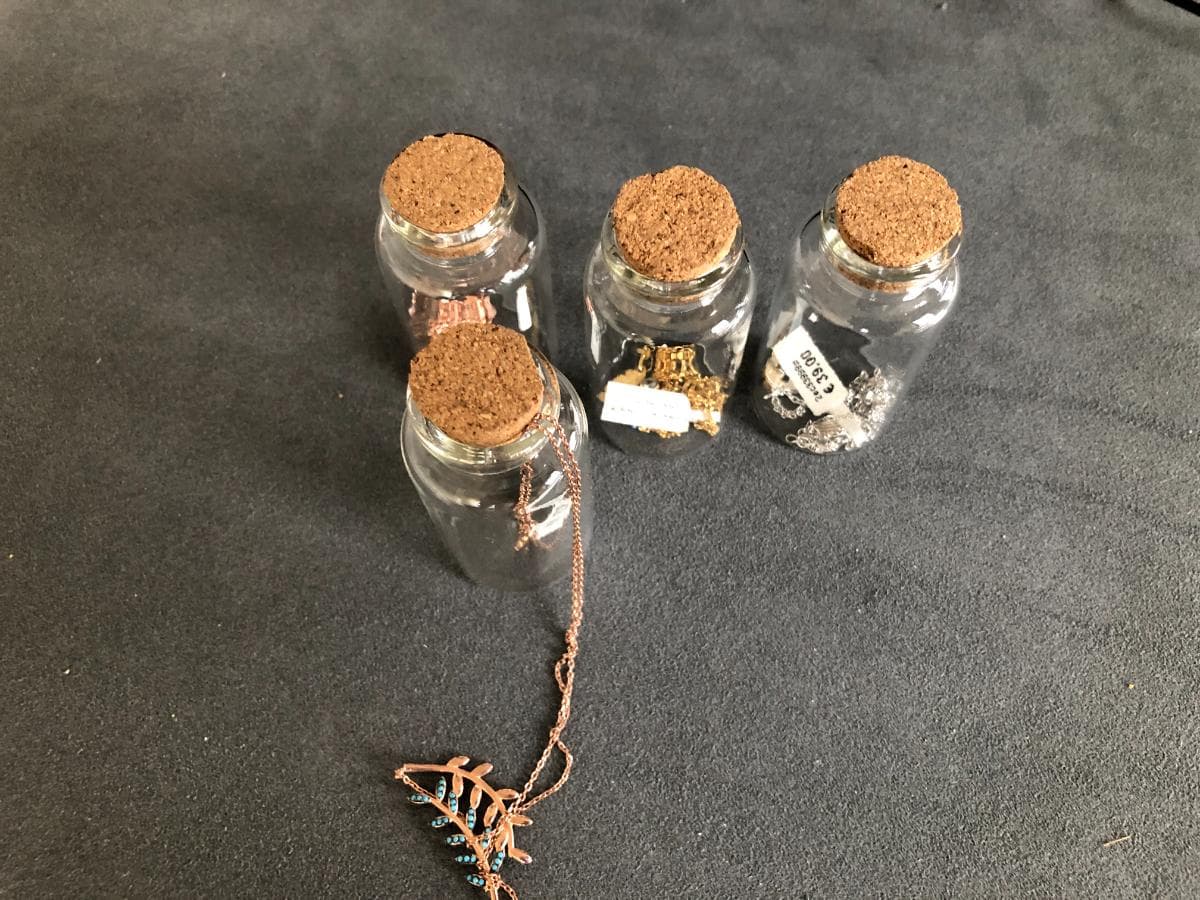 Colares de Prata com Pérolas + Colares com Suporte de Garrafa — image 2