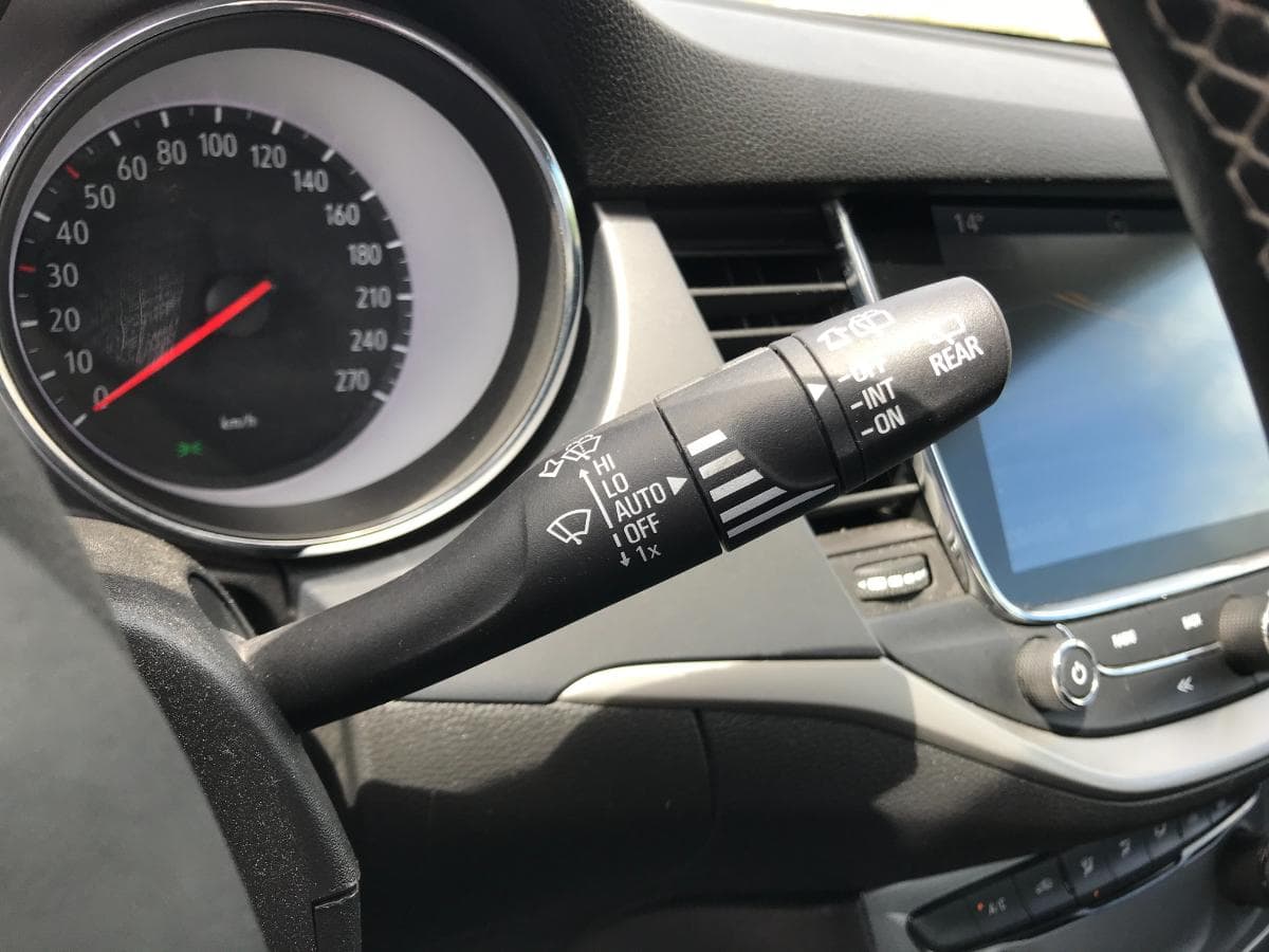 Opel Astra 1.6 CDTI · Ano 2017 — imagen 17