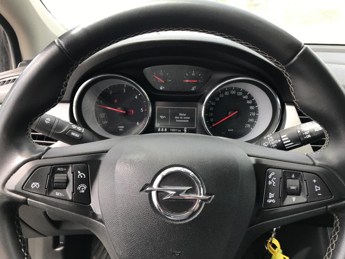 Opel Astra 1.6 CDTI · Ano 2017 — imagen 24
