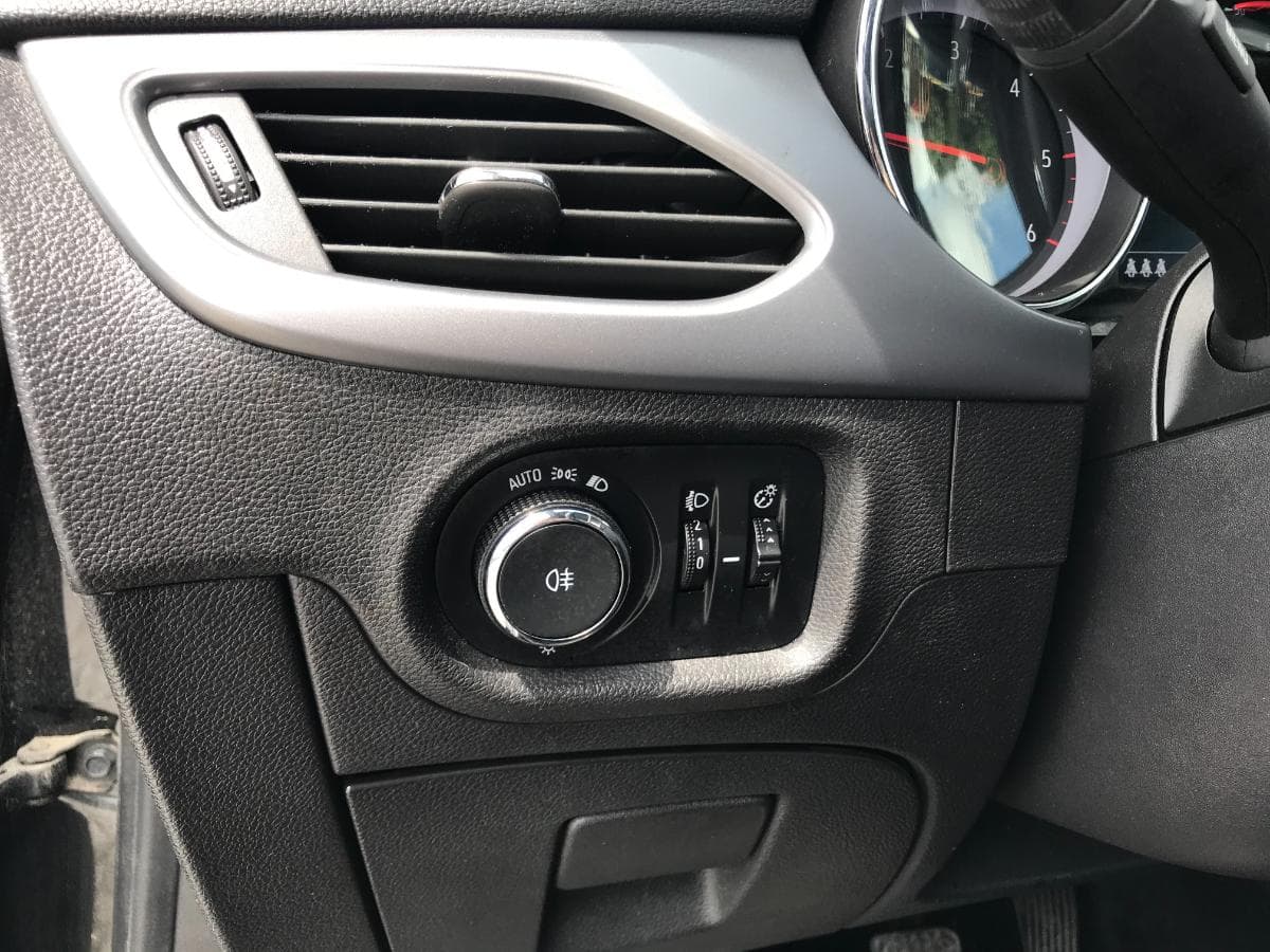 Opel Astra 1.6 CDTI · Ano 2017 — imagen 25