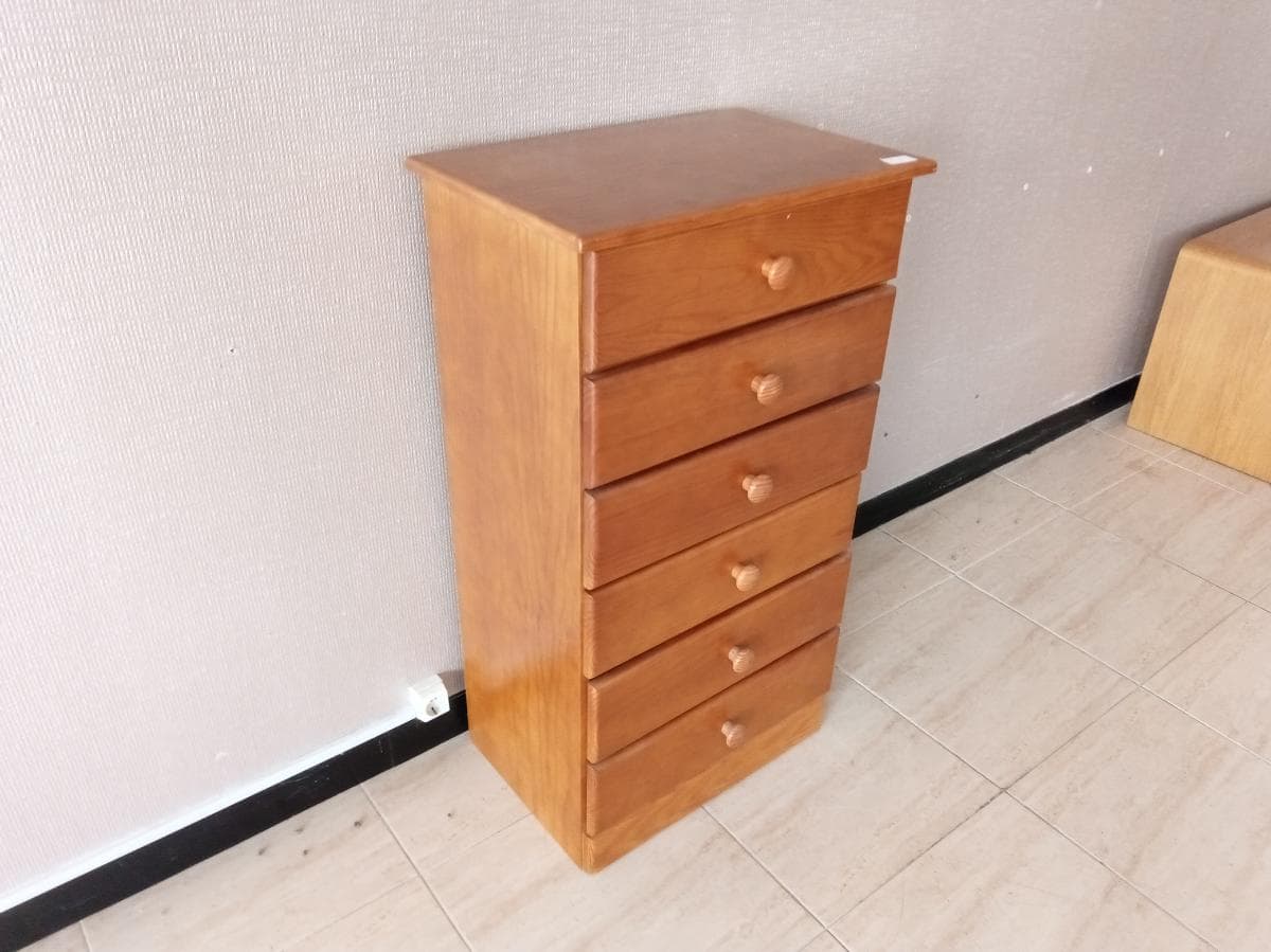 Mobiliario y Decoración · — imagen 2