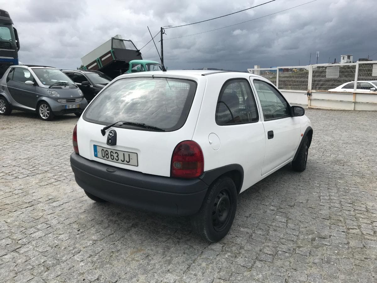 Opel Corsa · Ano 1998 — imagen 4