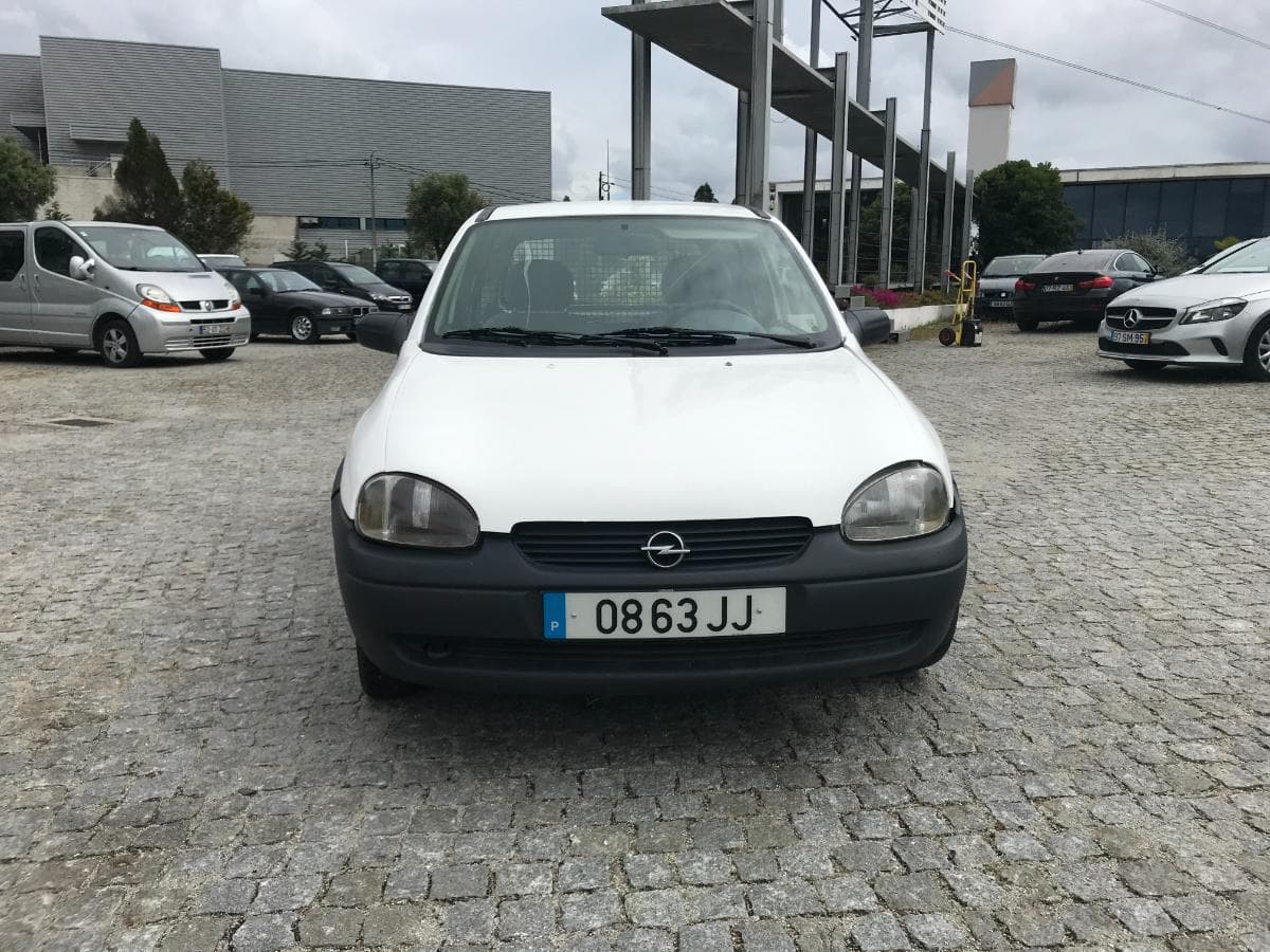Opel Corsa · Ano 1998 — imagen 2