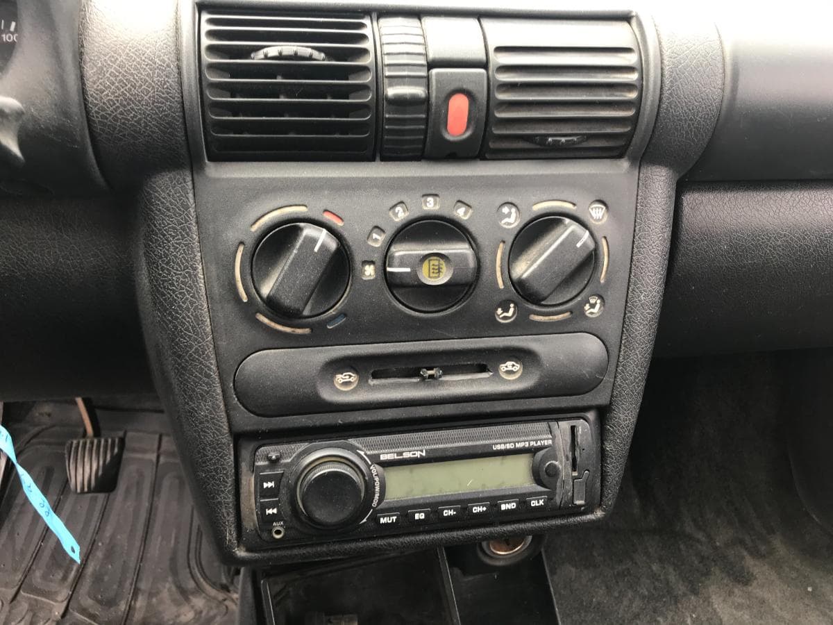 Opel Corsa · Ano 1998 — imagen 18