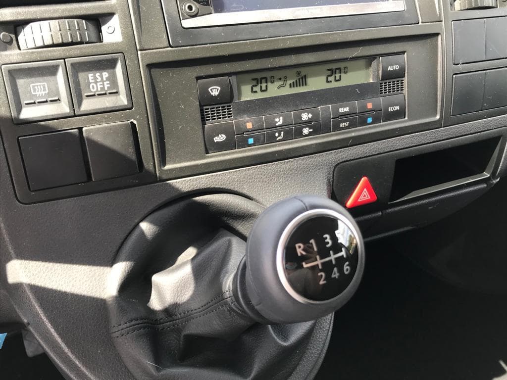 Volkswagen Caravelle 2.5 TDI · Ano 2006 — imagem 14