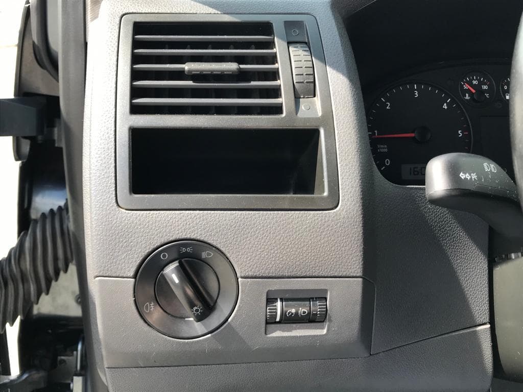Volkswagen Caravelle 2.5 TDI · Ano 2006 — imagem 17