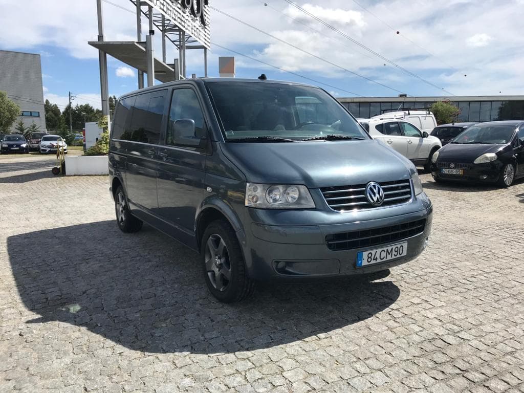 Volkswagen Caravelle 2.5 TDI · Ano 2006 — imagem 1