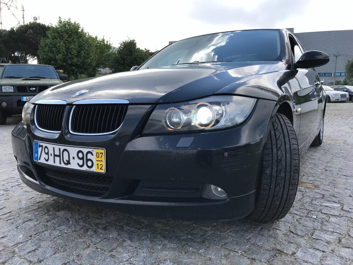 BMW 320D · Ano 2007 — imagem 12