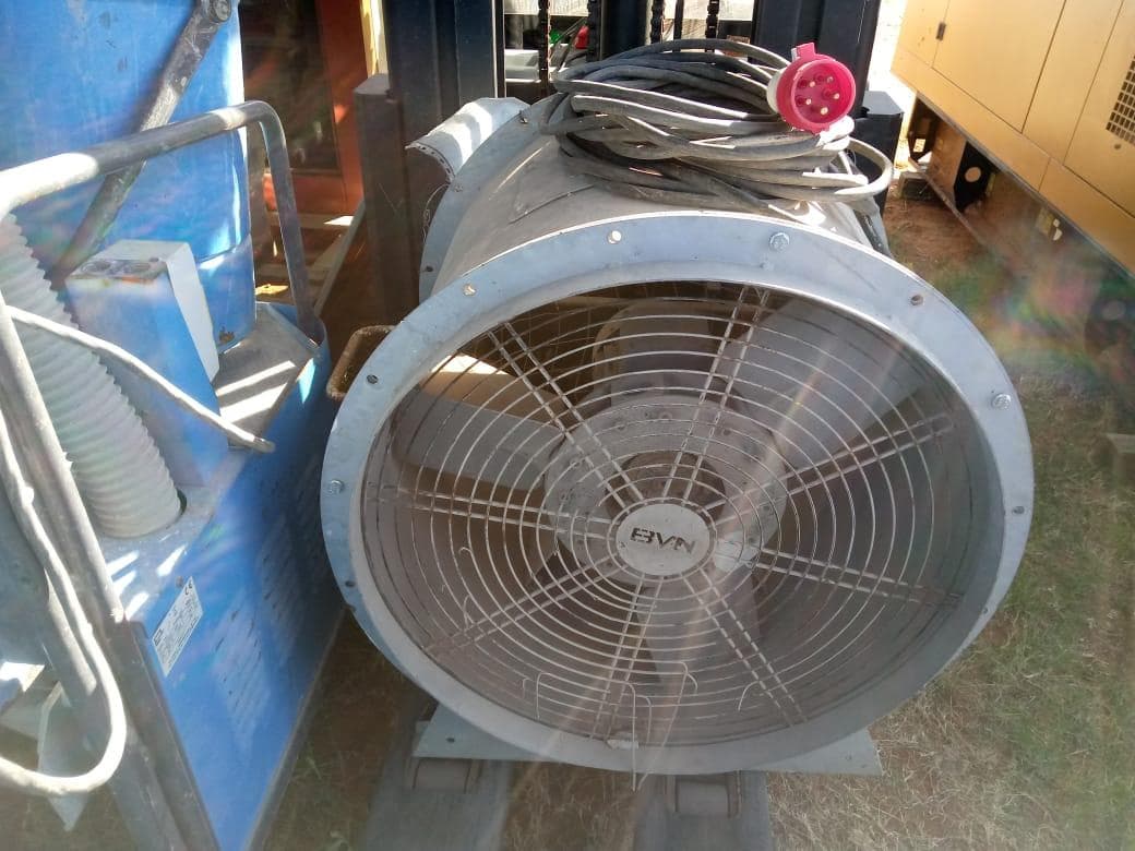 Ventilador industrial ·