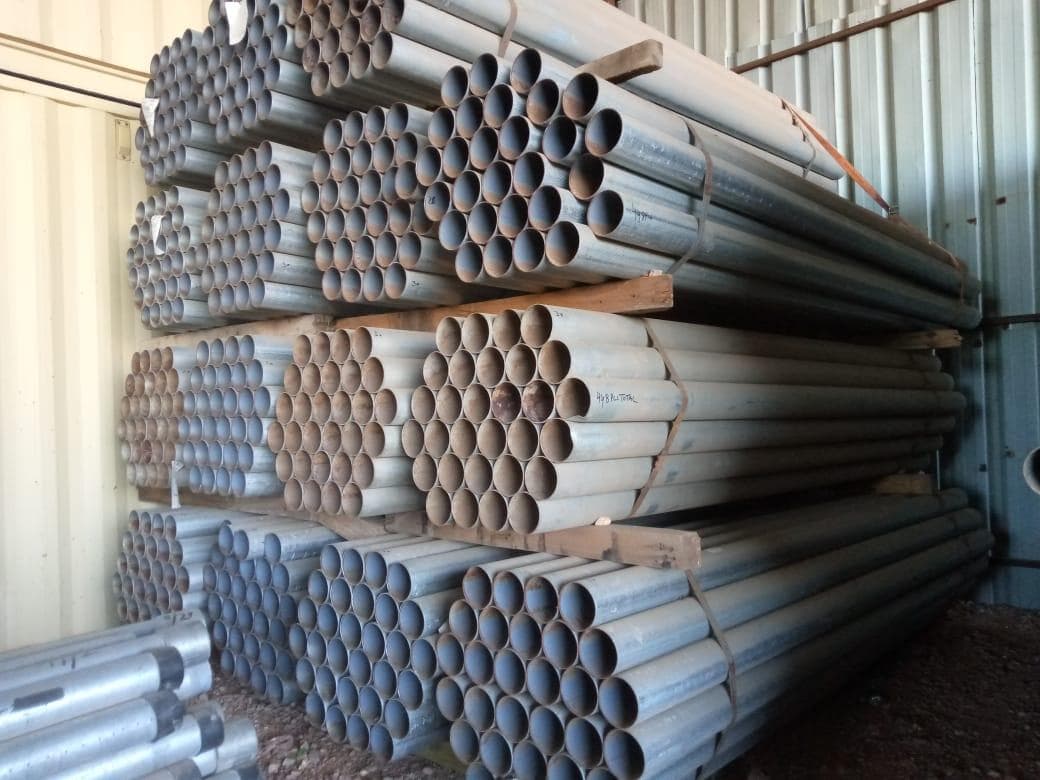 Tubos de conduta  de 4" EMT - 103MM ·