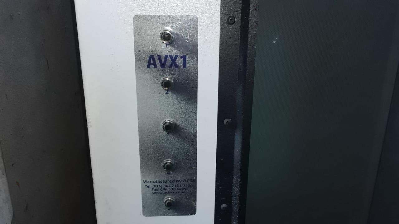 Caixa Audiométrica · — imagem 2