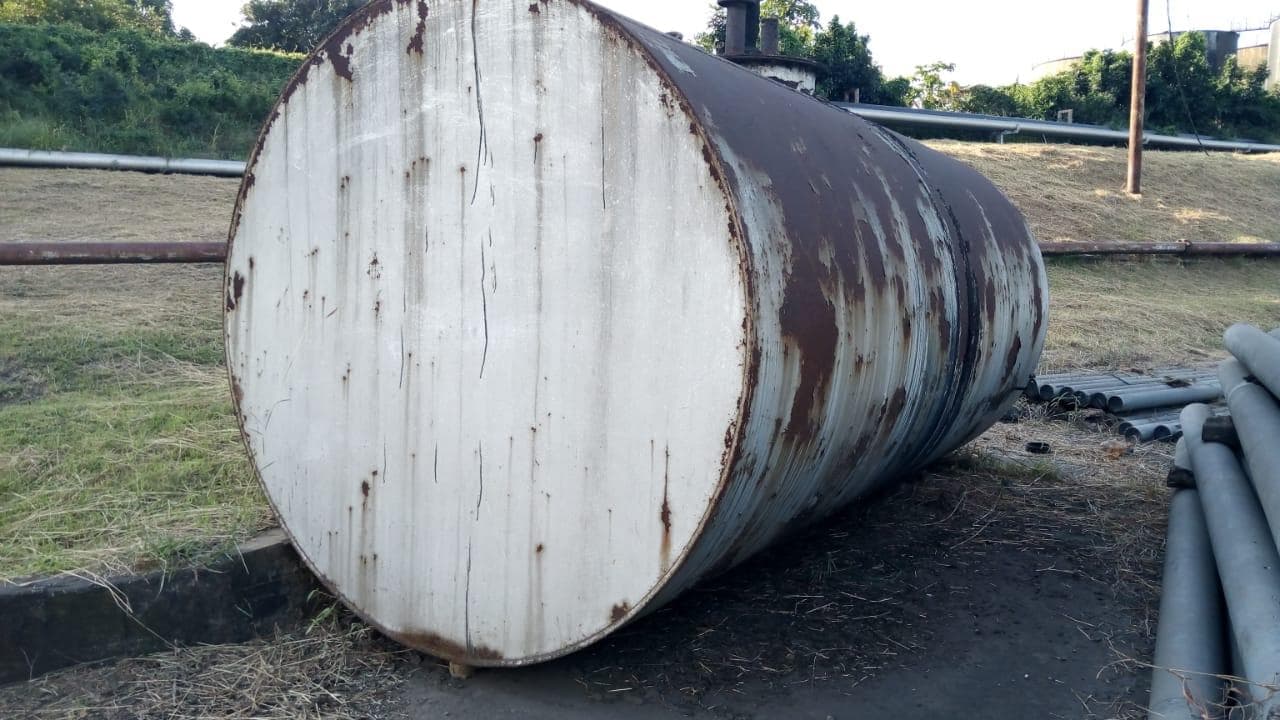 Tanque Metálico ·