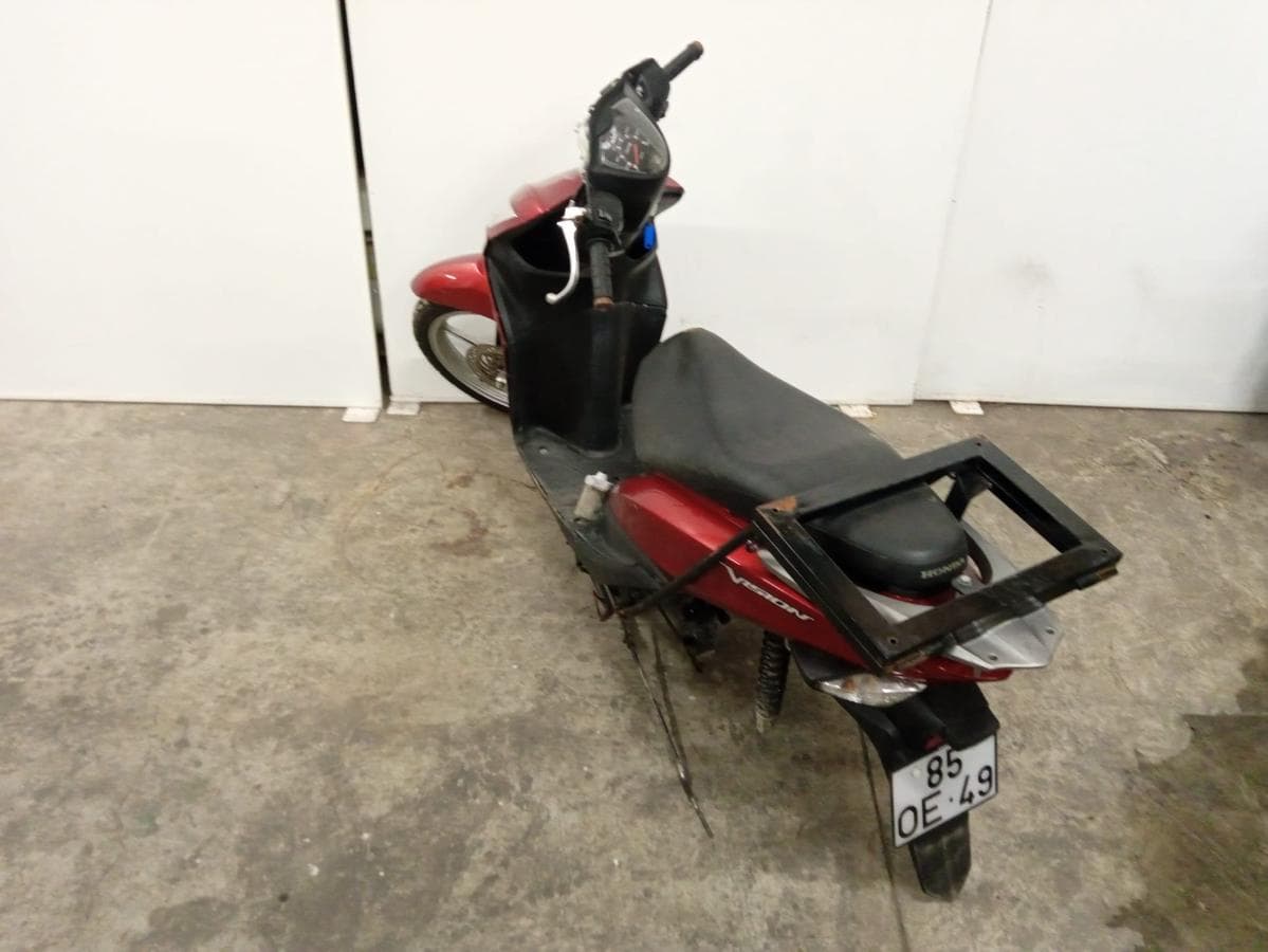 Honda Vision · Año 2013 — imagen 4