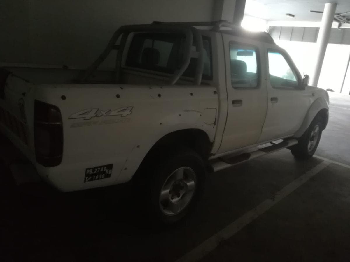 Nissan Hardbody · — imagem 3