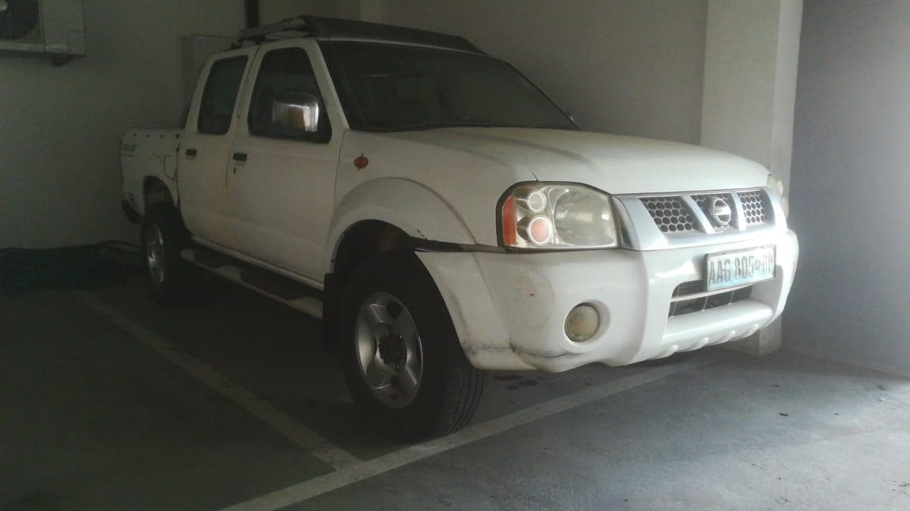 Nissan Hardbody · — imagem 1