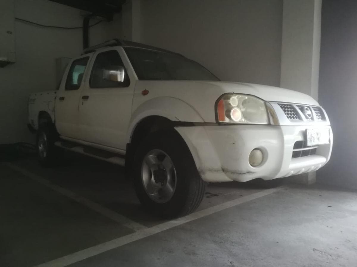 Nissan Hardbody · — imagem 7
