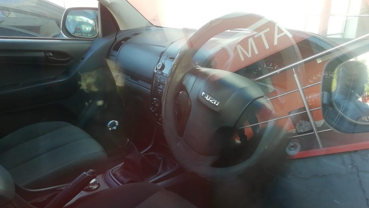 Isuzu KB · — imagem 4