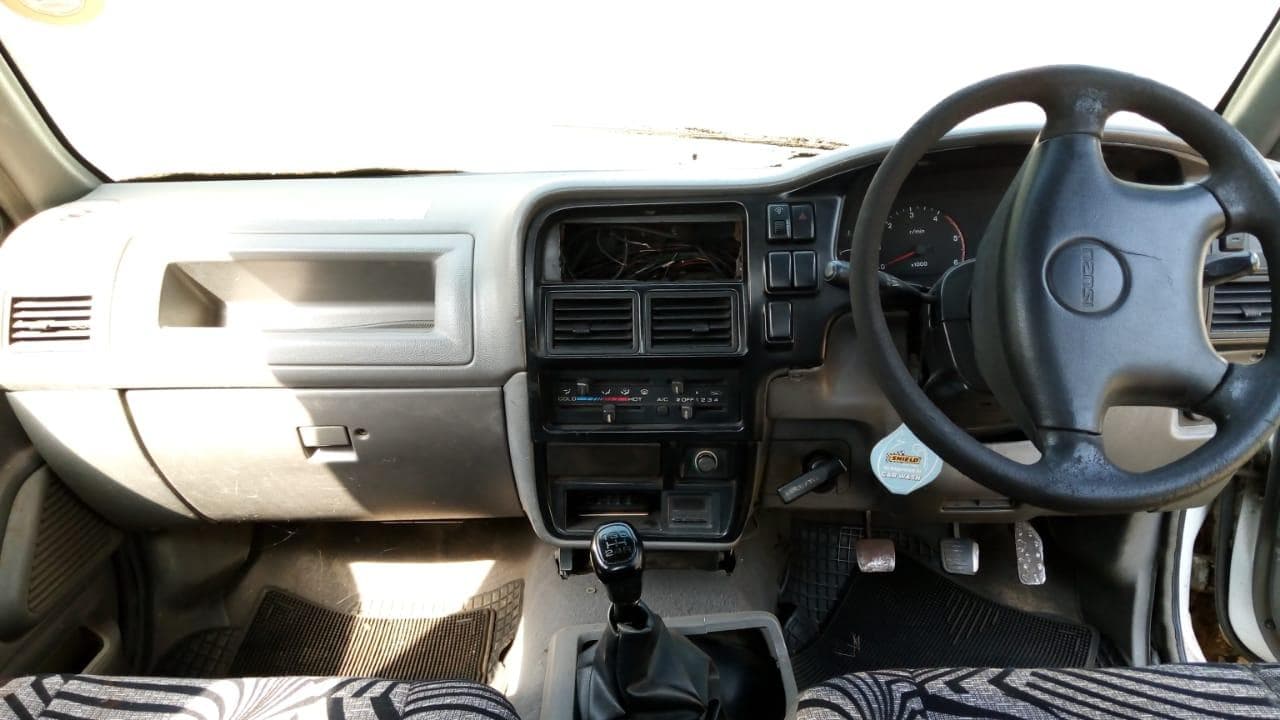 Isuzu KB250D · — imagem 2