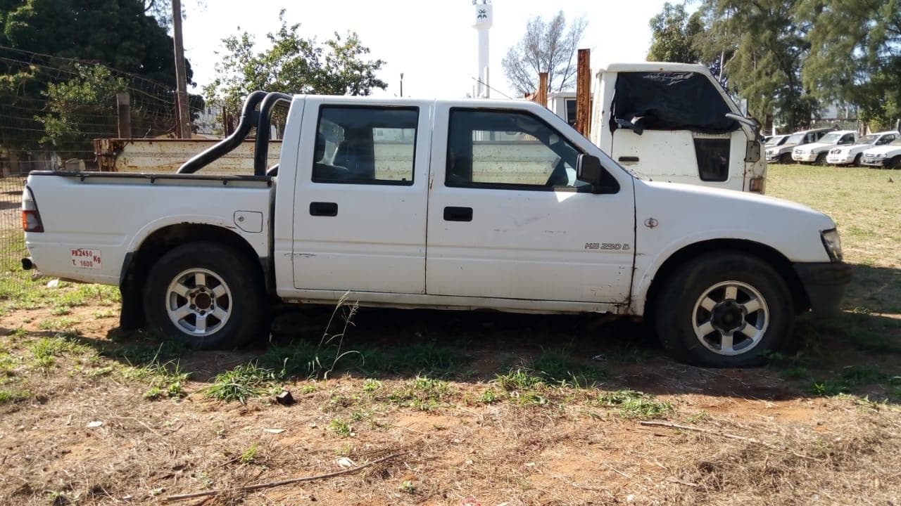 Isuzu KB250D · — imagem 3