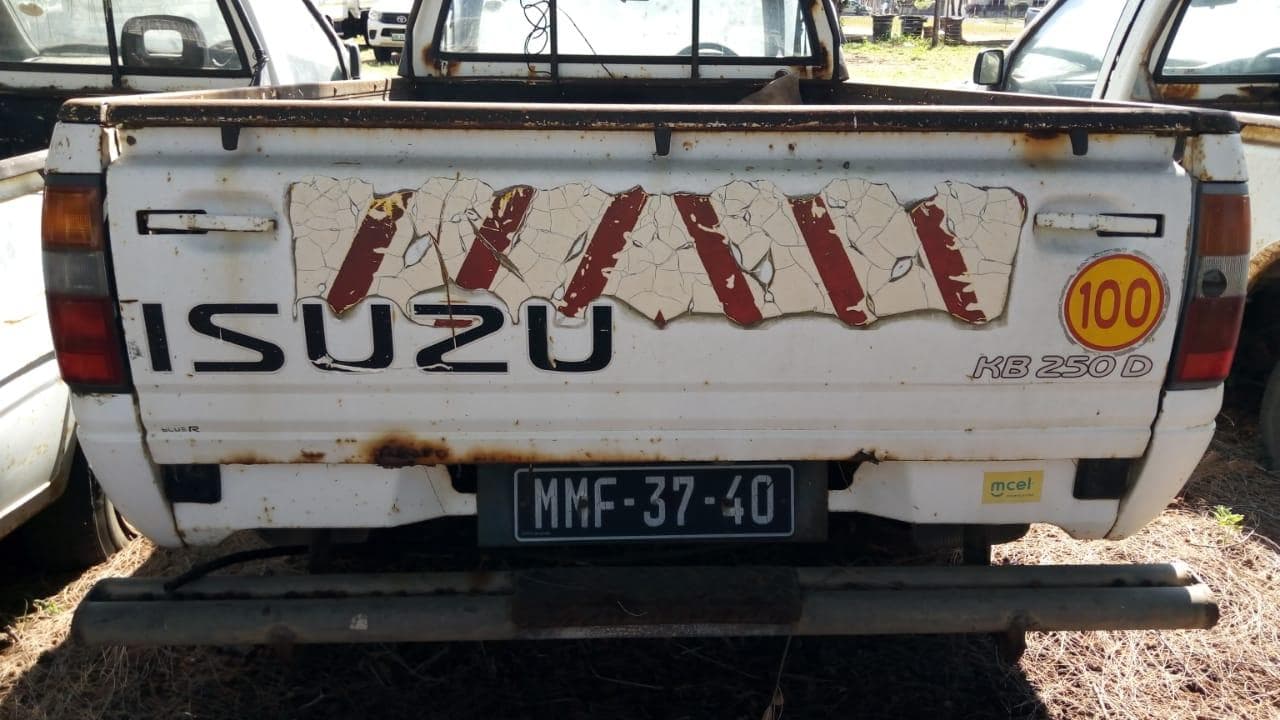 Isuzu KB · — image 5