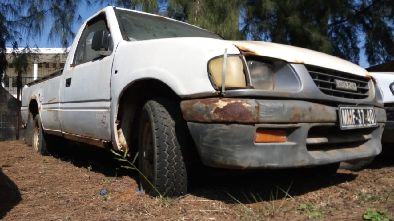 Isuzu KB ·