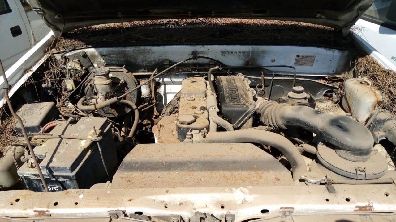 Isuzu KB · — image 6