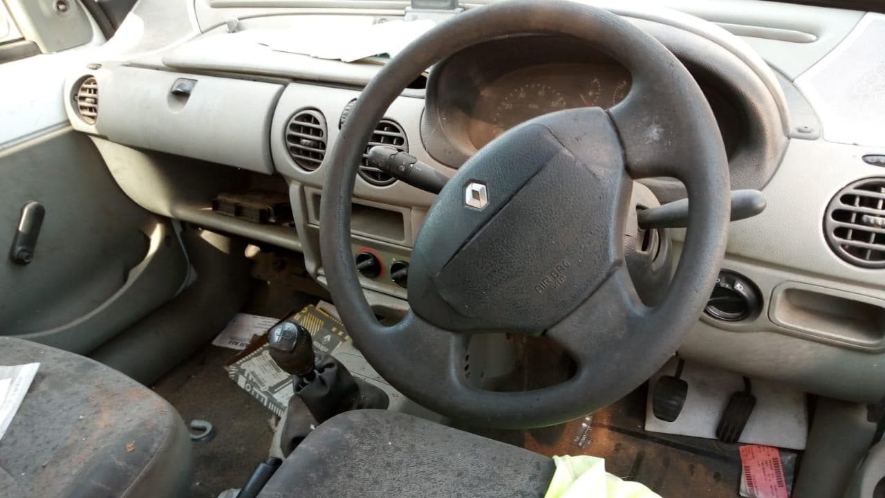 RENAULT · — imagem 4