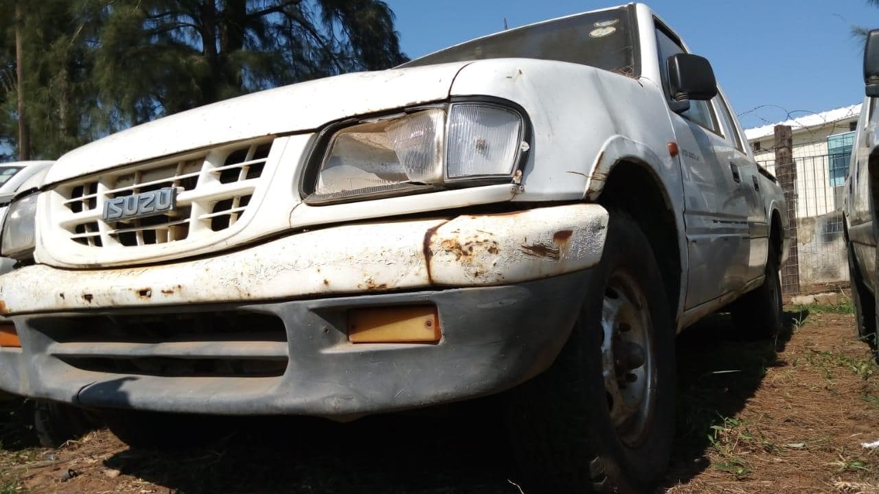 Isuzu KB · — image 1