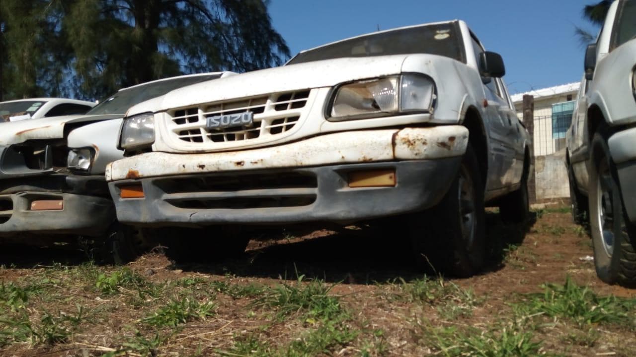 Isuzu KB · — image 4