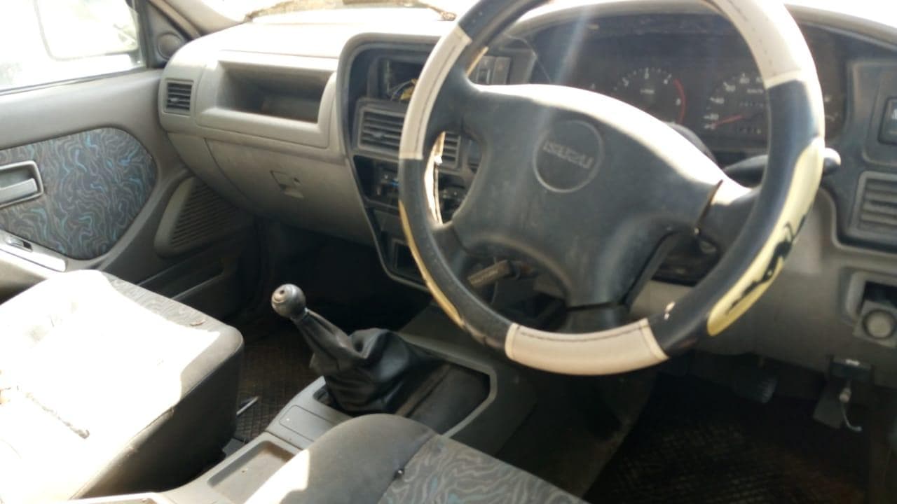 Isuzu KB · — image 7