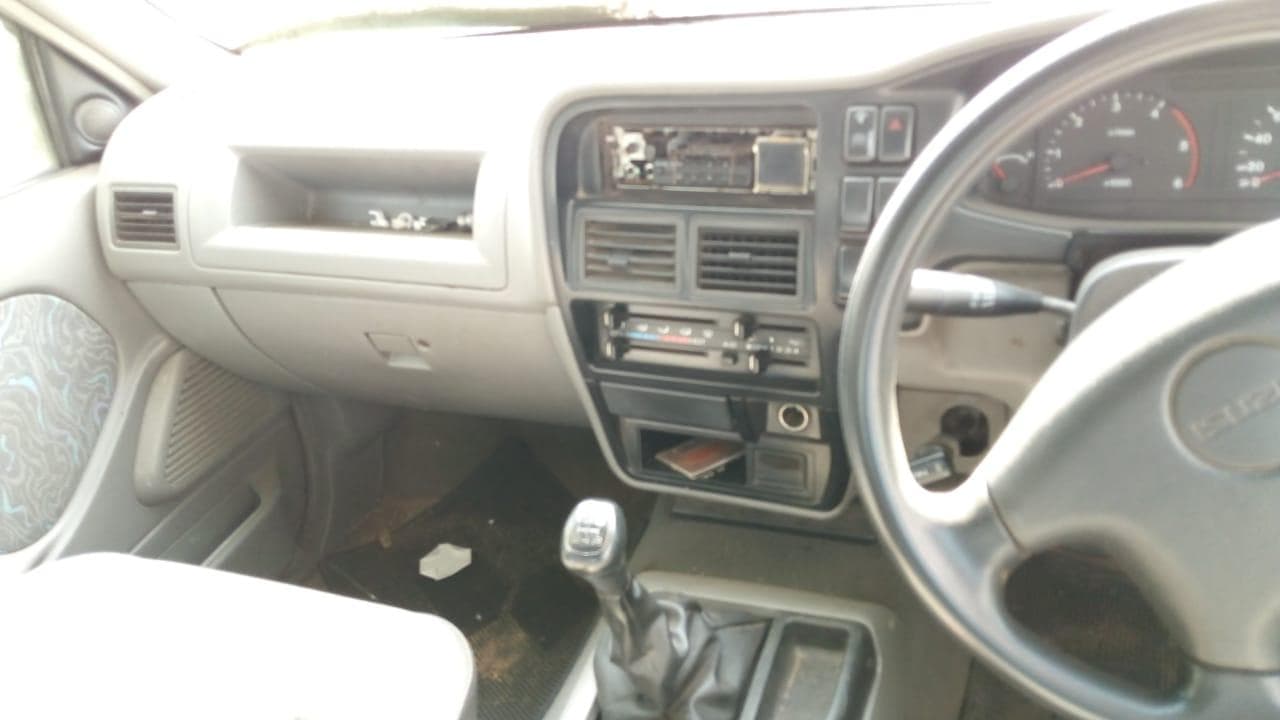 Isuzu KB250D · — image 2