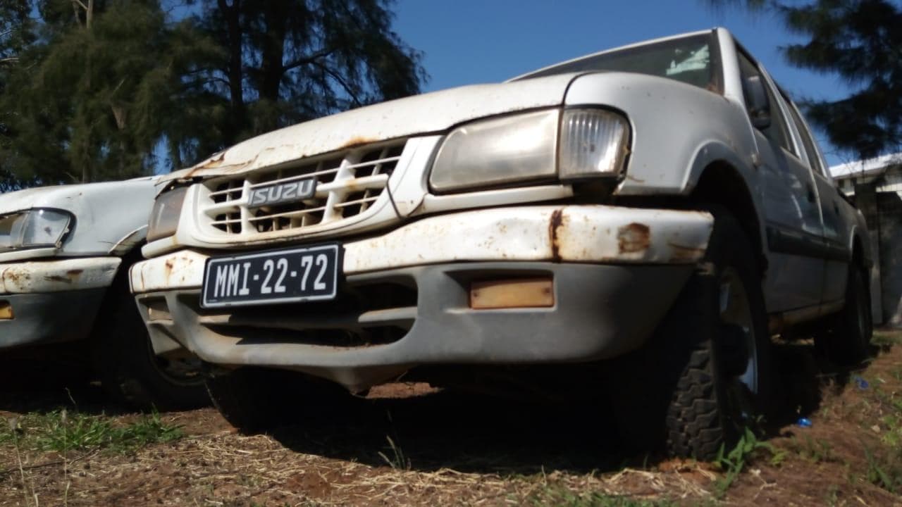 Isuzu KB250D · — image 1
