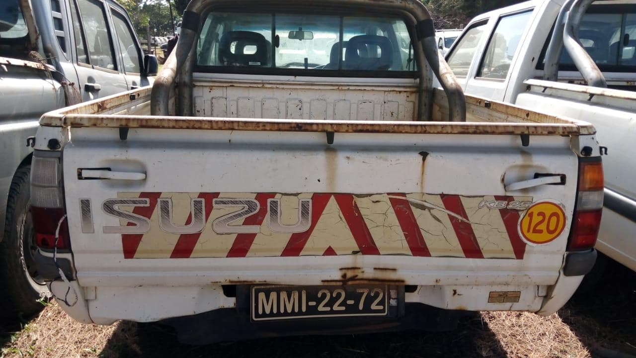 Isuzu KB250D · — image 6