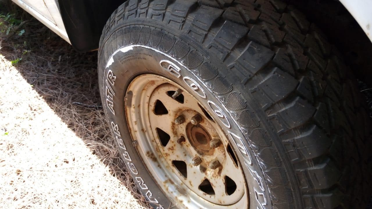 Isuzu KB250D · — image 7
