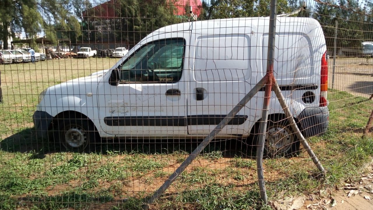 RENAULT · — image 6