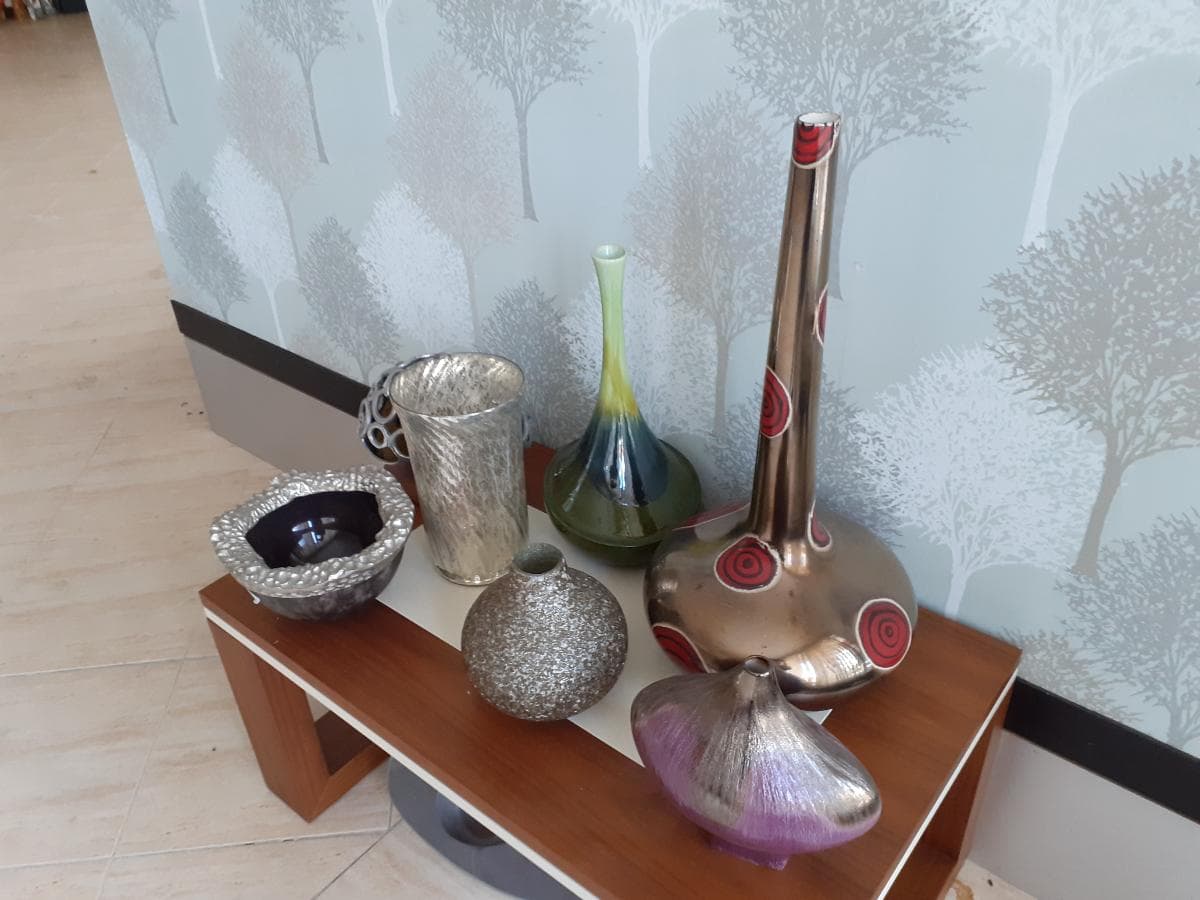 Mobiliario y Decoración · — imagen 2