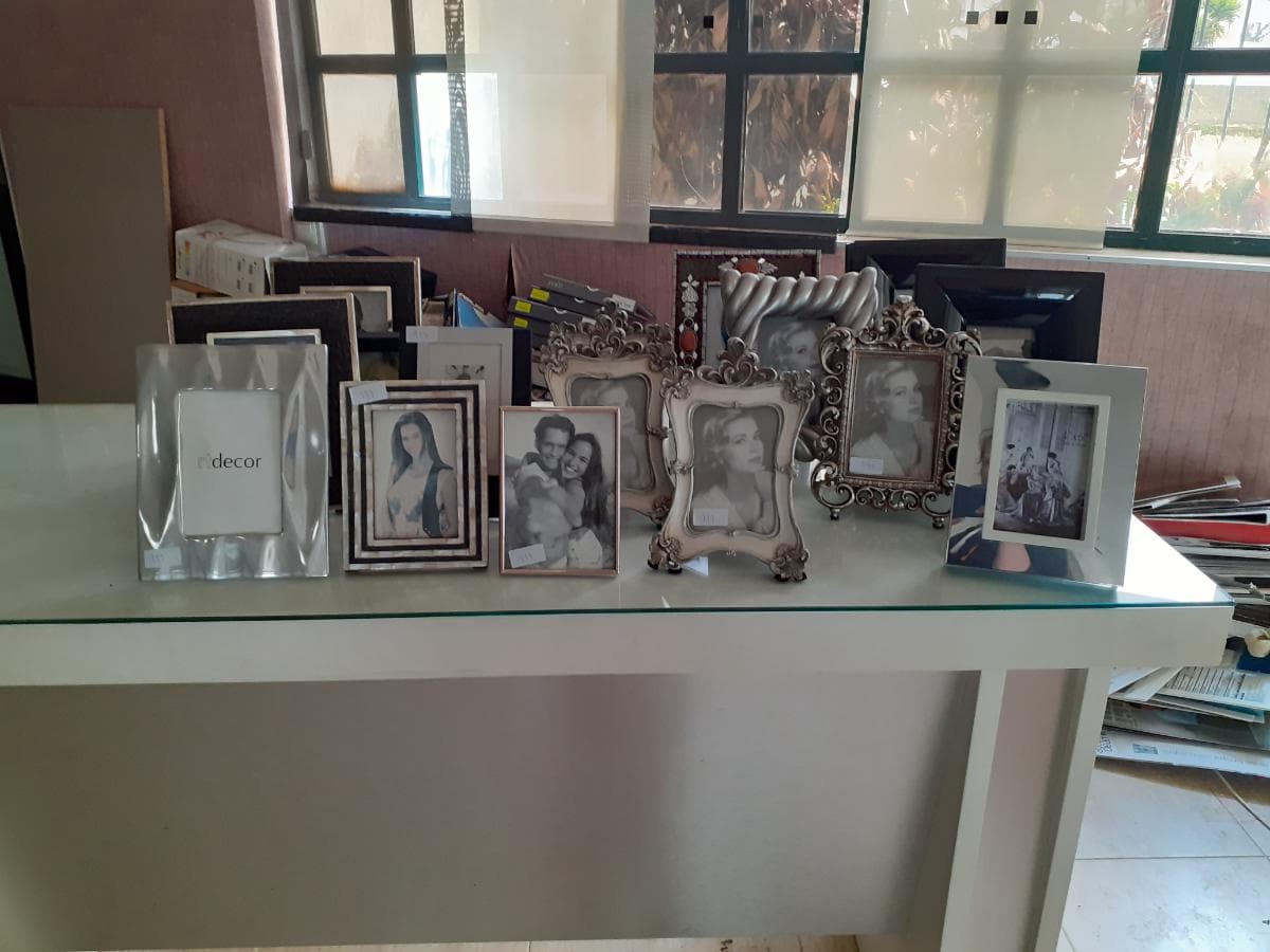 Mobiliário e Decoração ·