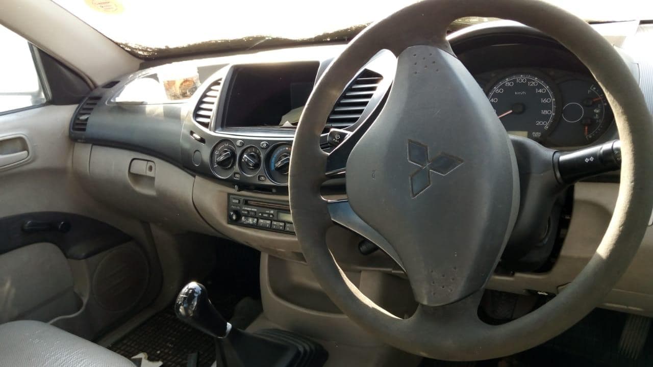 Mitsubishi · — imagen 2