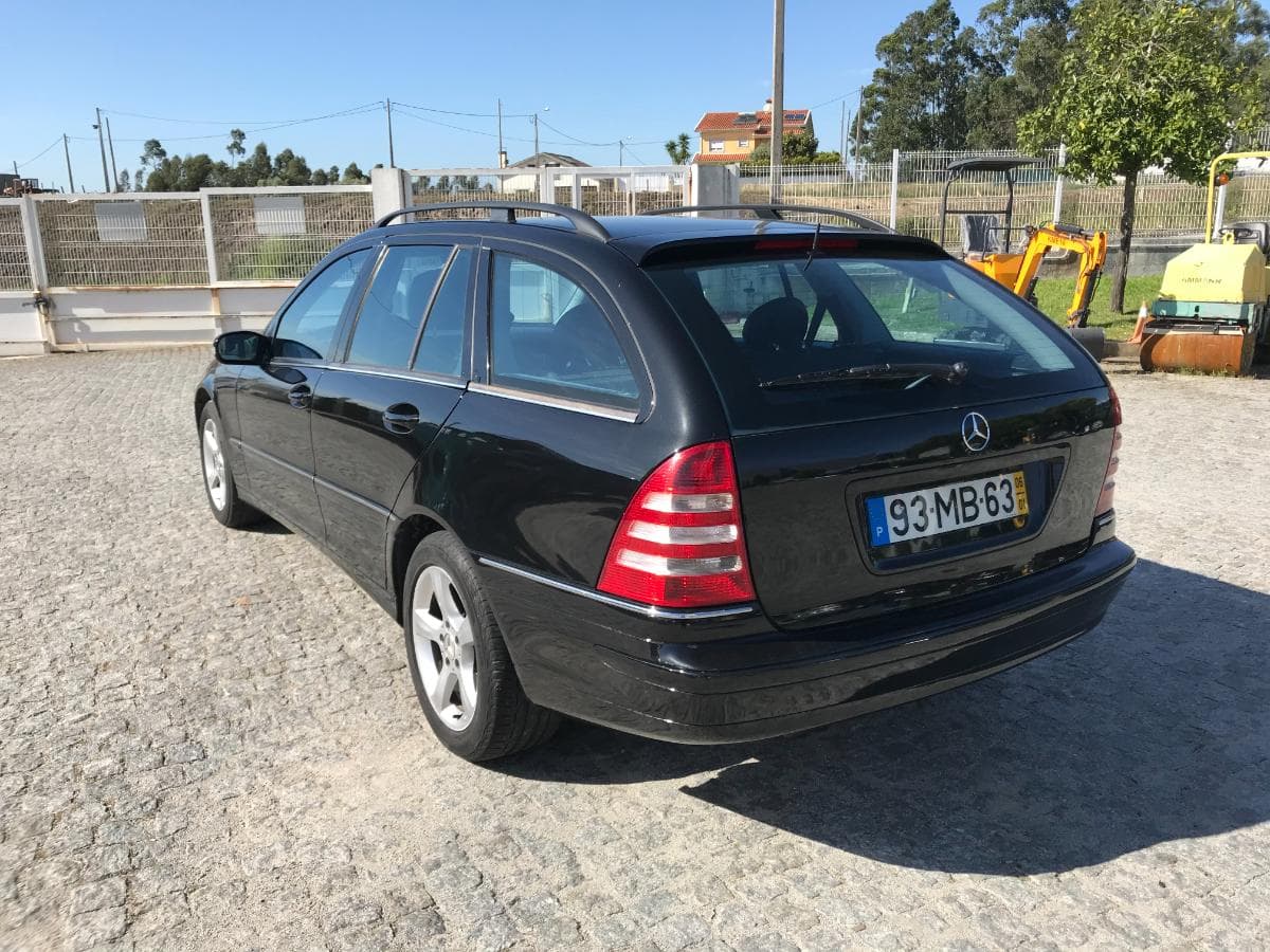 Mercedes-Benz C220 CDI · Ano 2006 — imagen 4