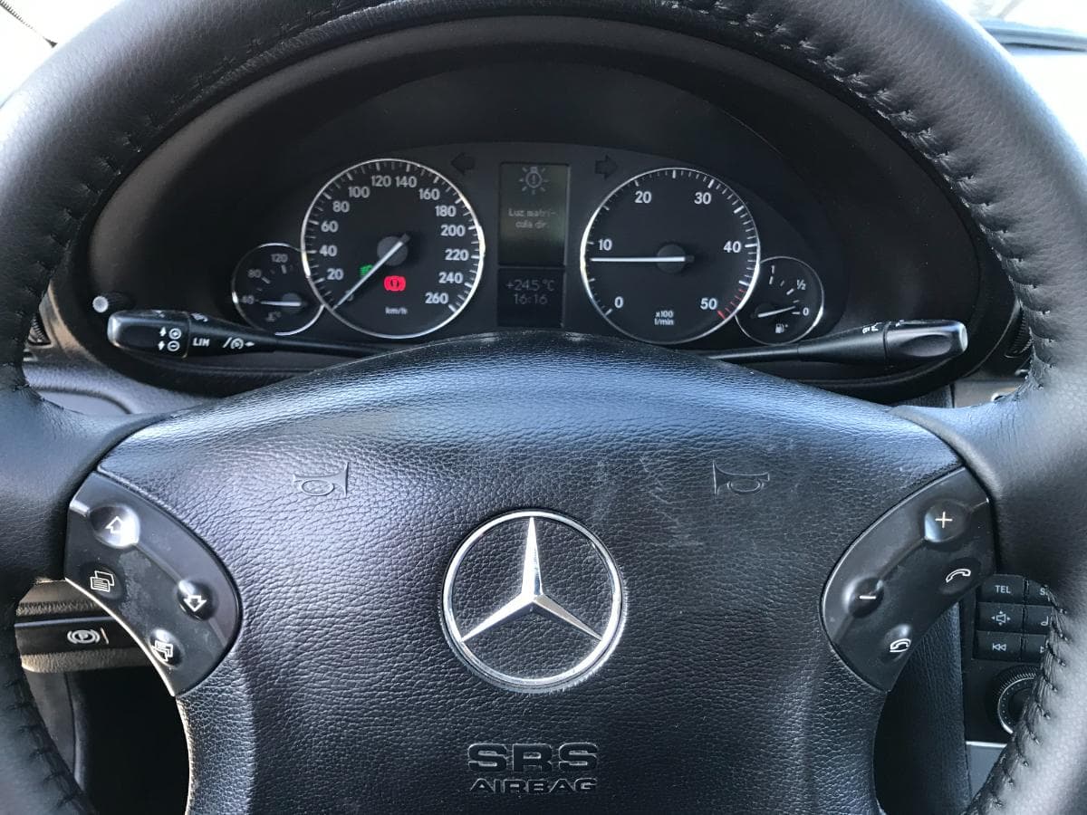 Mercedes-Benz C220 CDI · Ano 2006 — imagen 21
